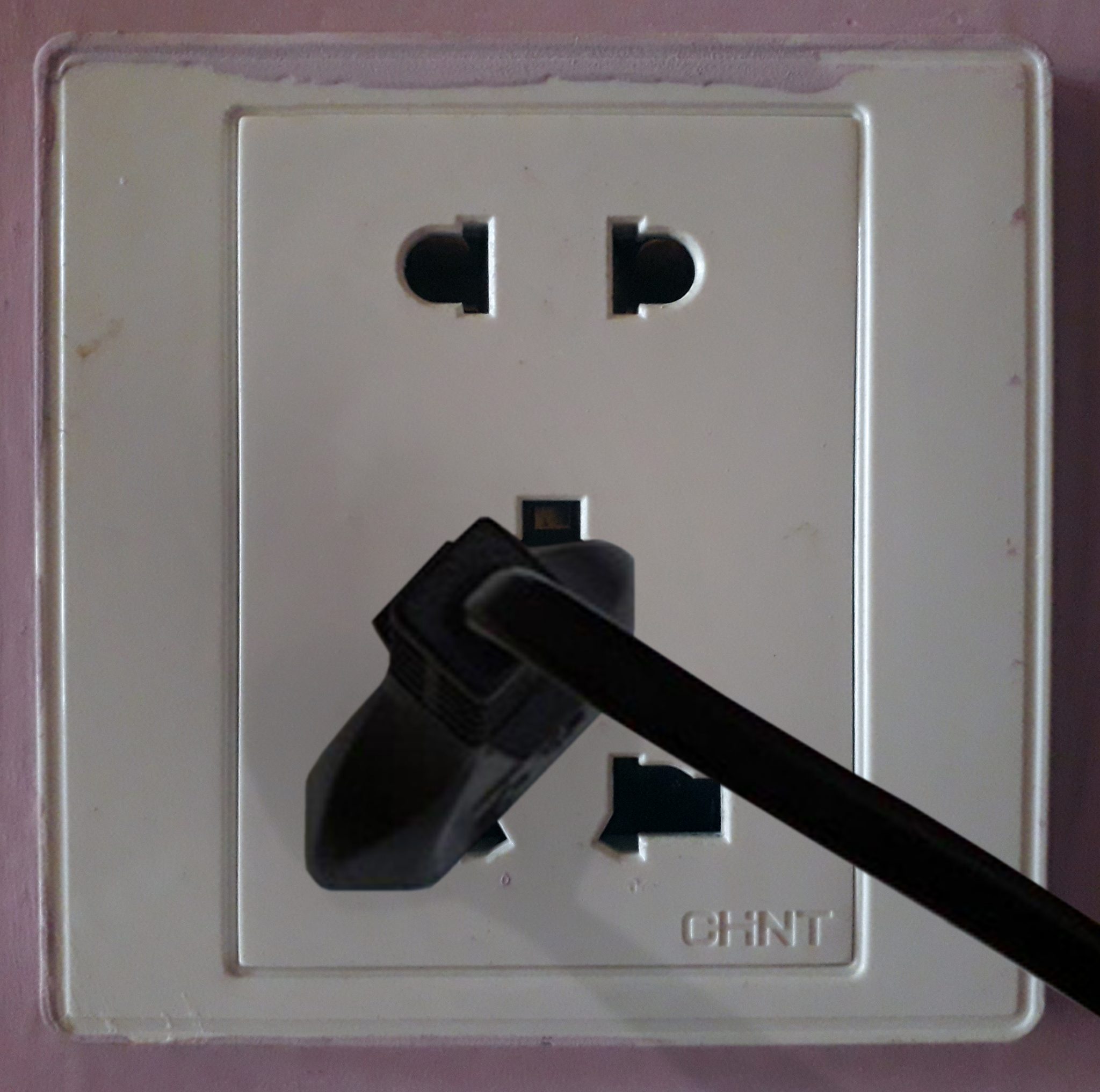 Universal wall sockets